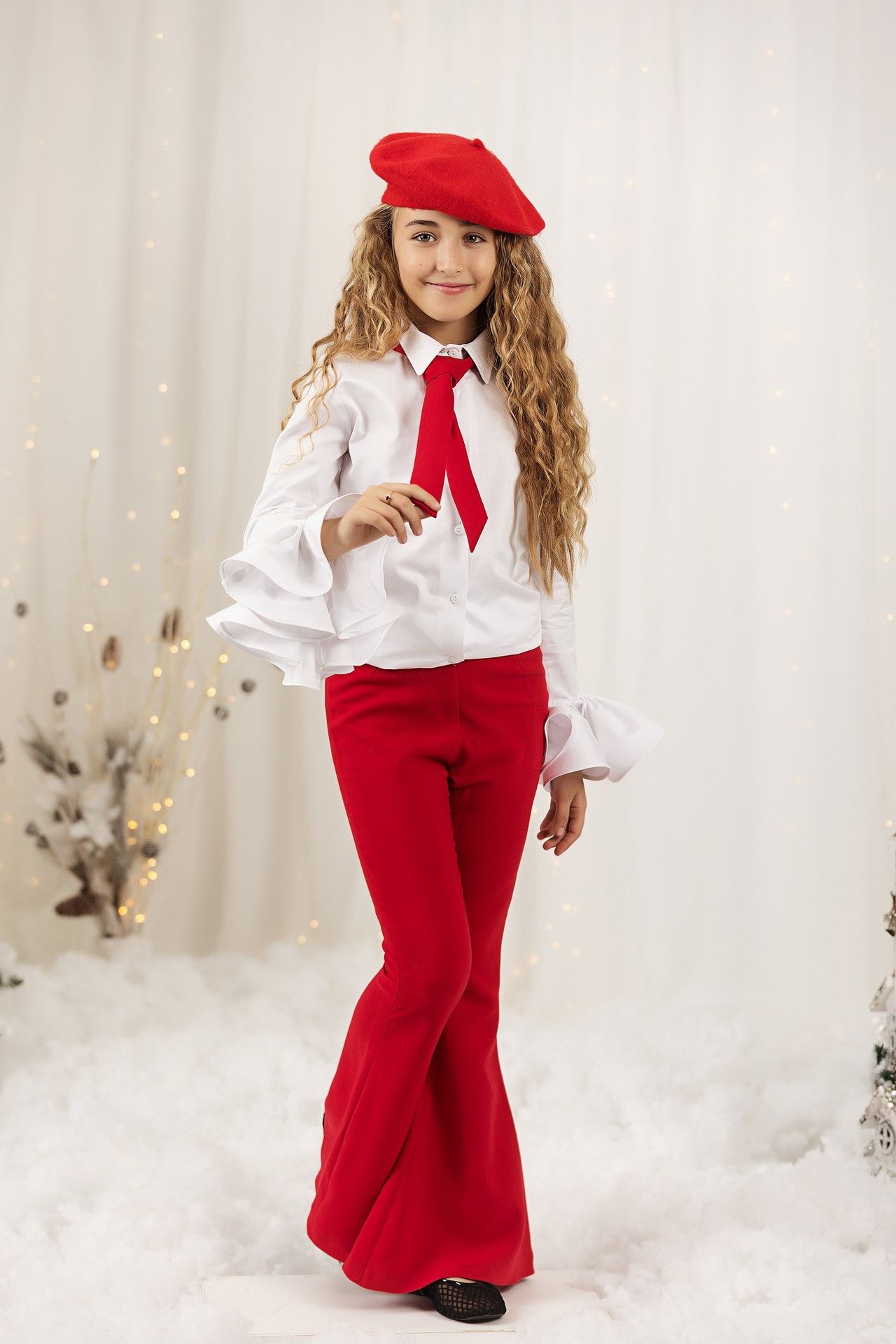 Elegant 3-piece suit for girls with shirt, pants and tie Agathe - Image 3