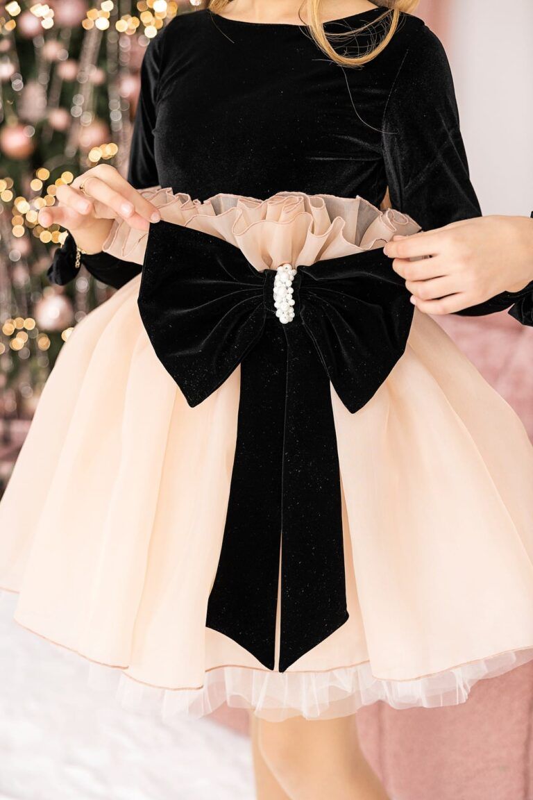 Elegant black velvet dress with ribbon for girls Yasmine