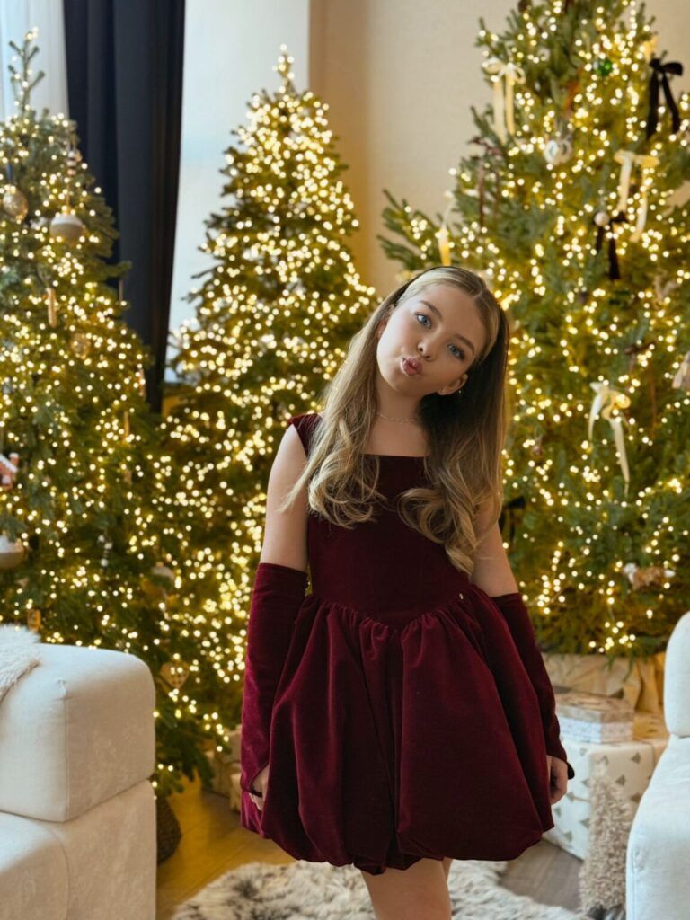 Elegant burgundy velvet dress with gloves for girls Misouri