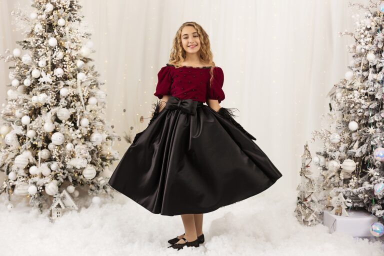 Elegant black taffeta dress with ribbon and pearls for girls Violette