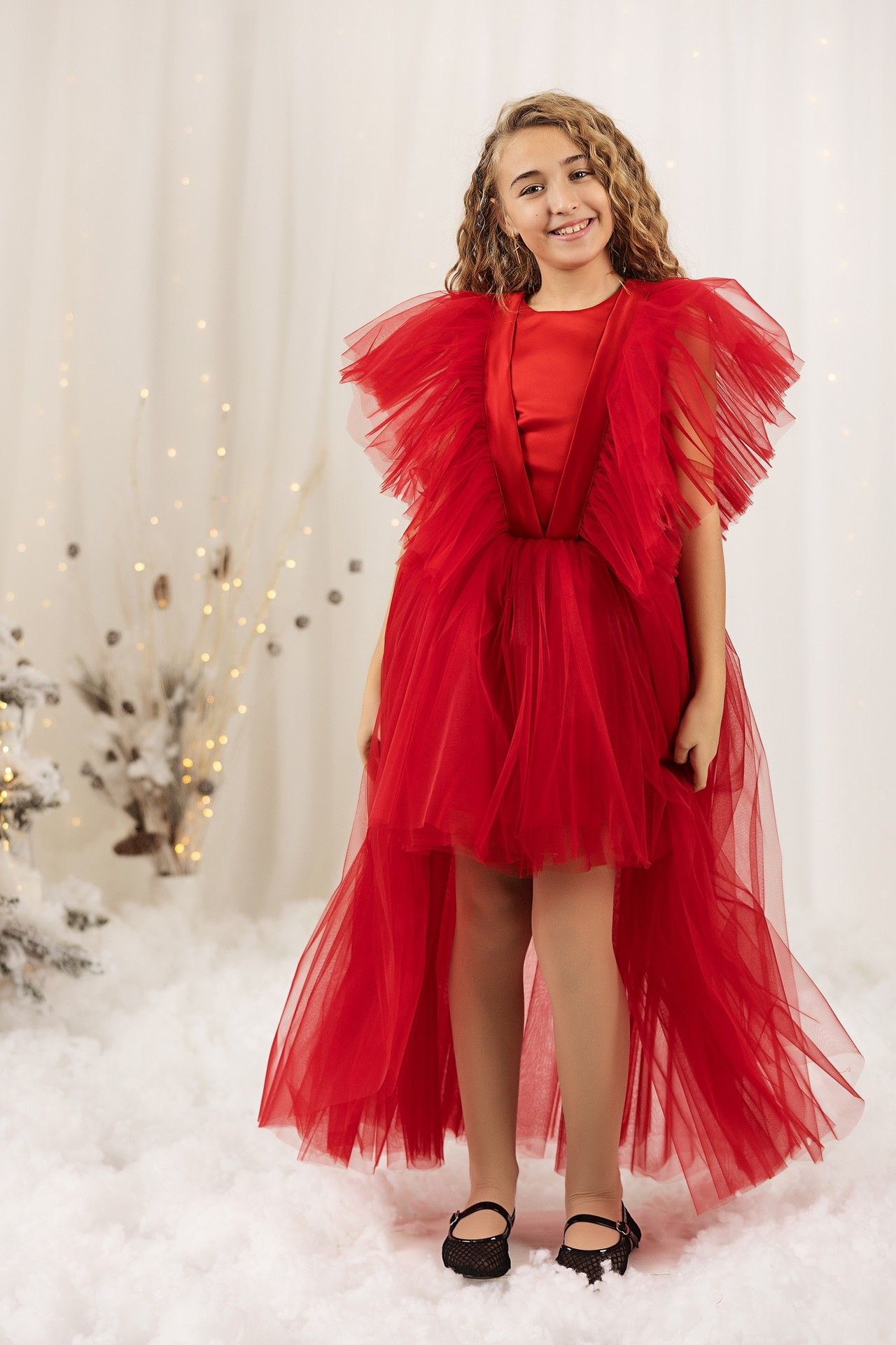 Elegant red tulle dress with train for girls Cataleya